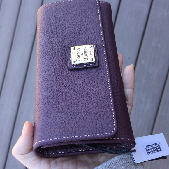 Dooney & Bourke Handbags - Dooney & Bourke Pebble Grain Accordion Clutch/Wallet